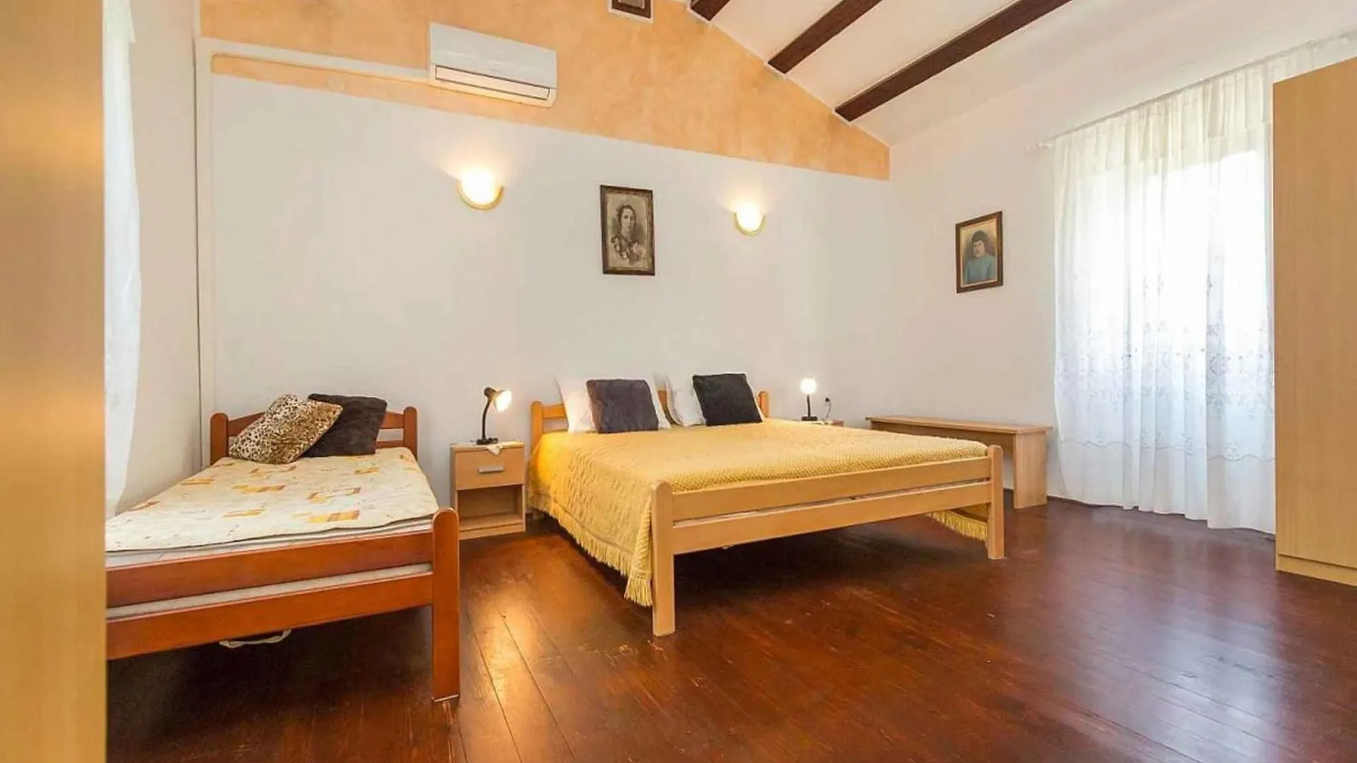 Holiday Home In Mali Turini 36021